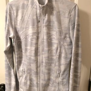 Calling all LuLu fans! ☀️. Lululemon defined jacket, in mint condition.   Size 8